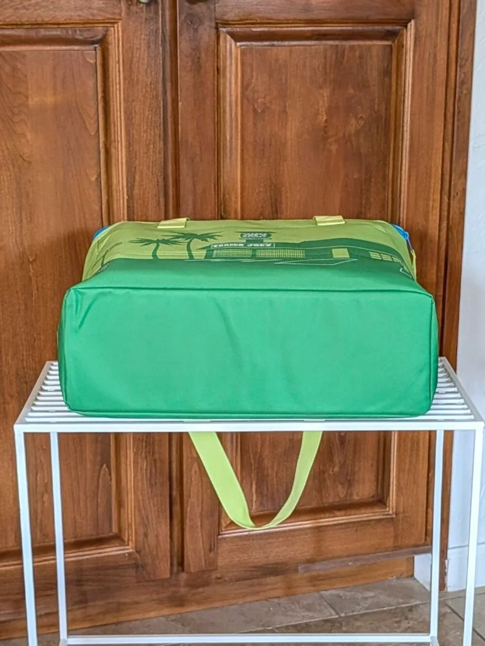 Trader JoeS nwt insulated